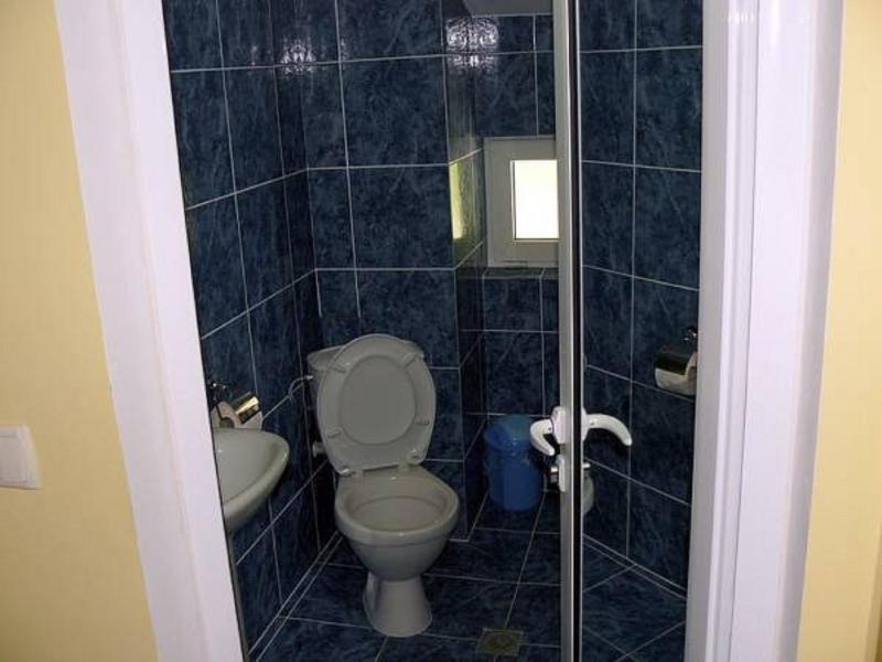 Twin Room image 3