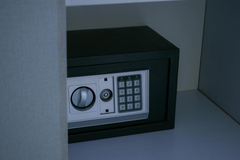 Crown Hotel - image 3