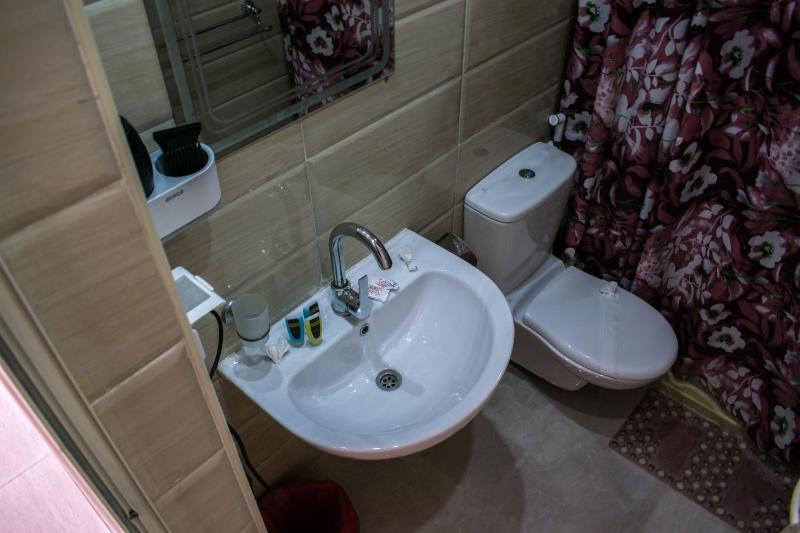 Crown Hotel - image 11
