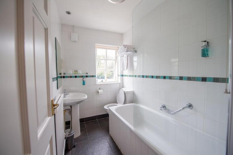 Double Room image 4