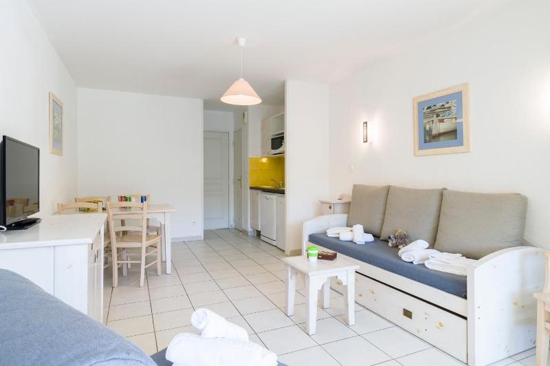 2-Room Apartment (4/5 People) image 3