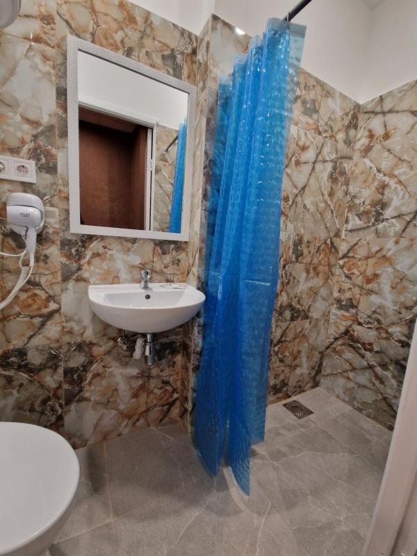 Twin Room with Garden View image 4