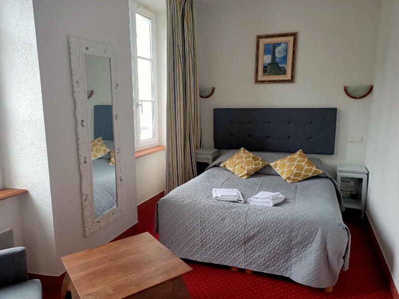 Double Room with City View image 2