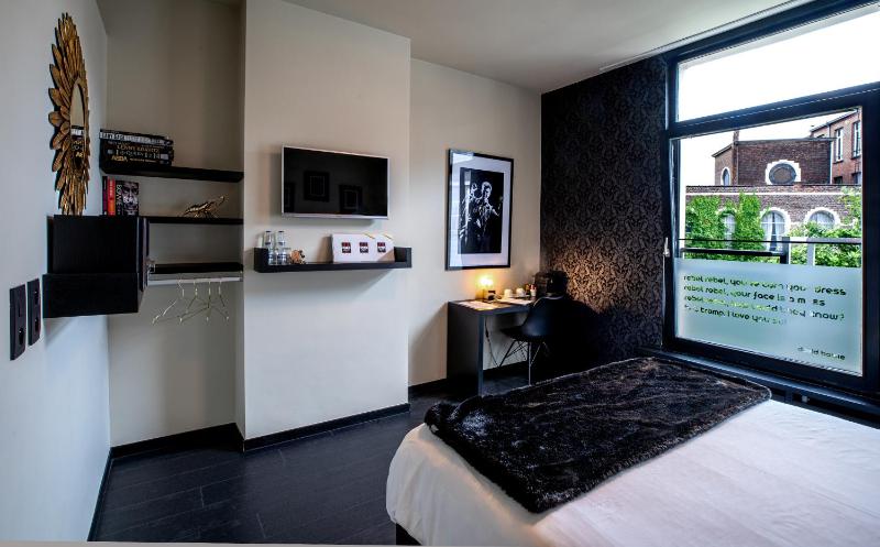 Double Room Glamrock image 4