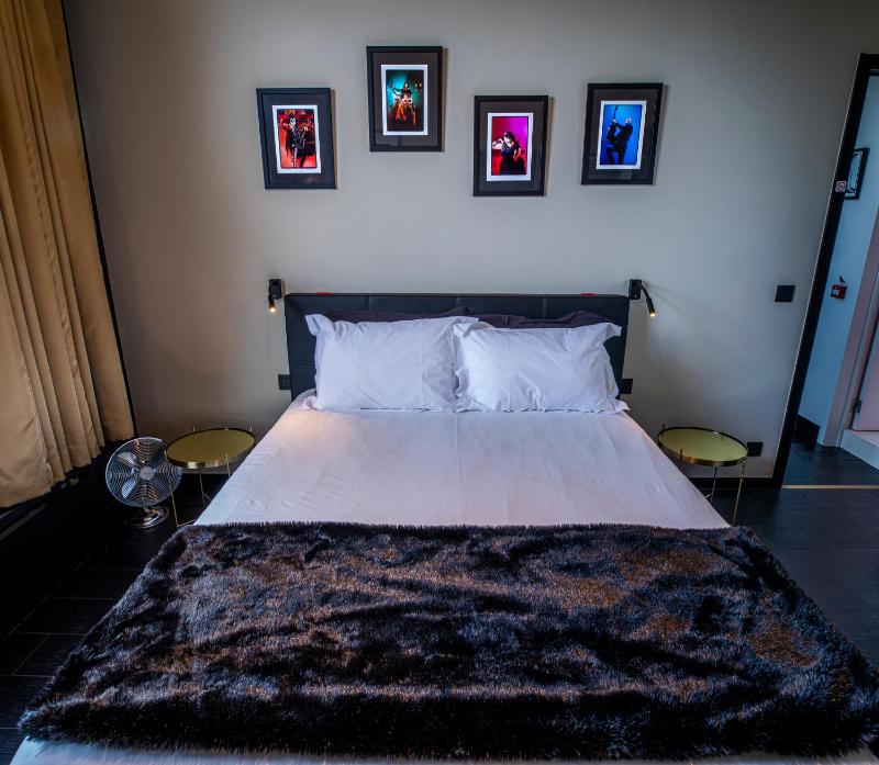 Double Room Glamrock image 1