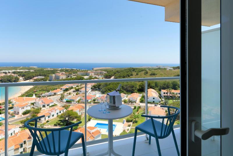 Deluxe Premium Sea View image 2