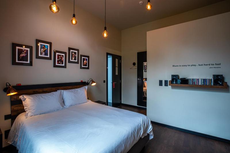 Double Room Blues image 1