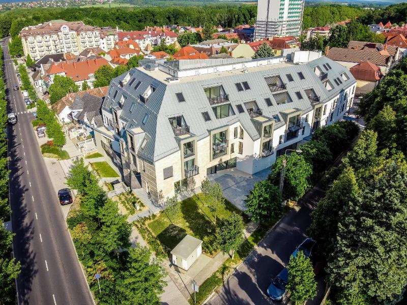 Sunshine Residence Deluxe Apartment Images