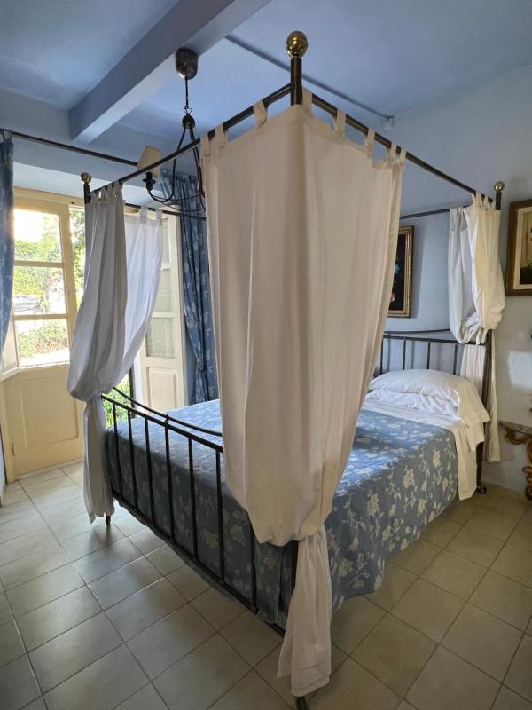 Double Room with Balcony image 3