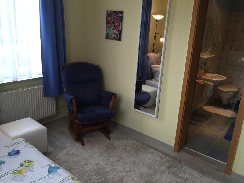 Single Room image 2