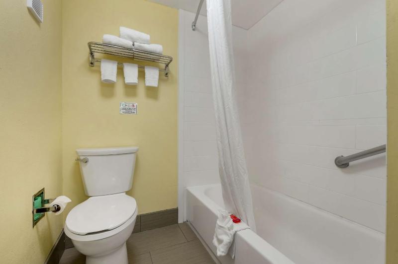 Standard King Room - Non-Smoking  image 2