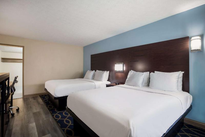 Queen Room with Two Queen Beds image 1