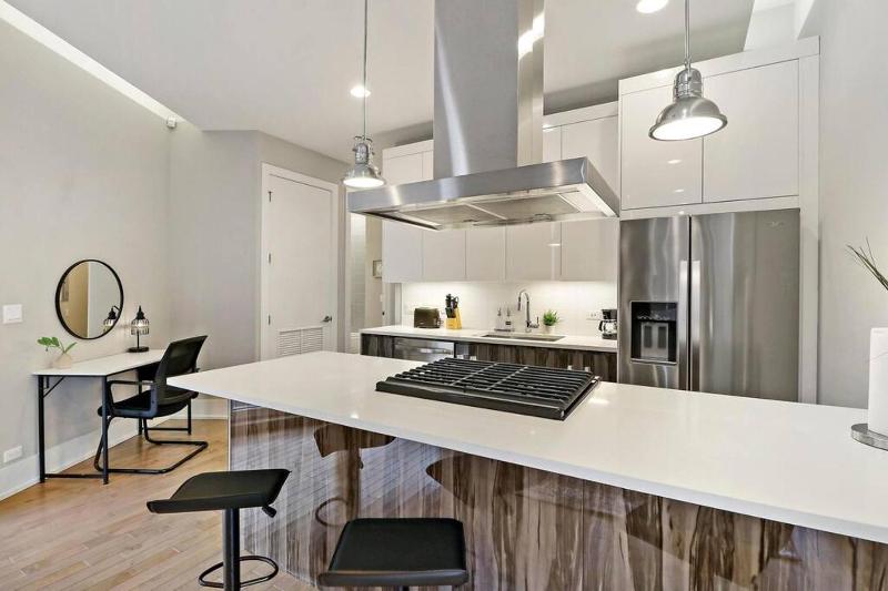 Nicely Decorated 1BR Apt w Laundry - Crosby 202 - image 4