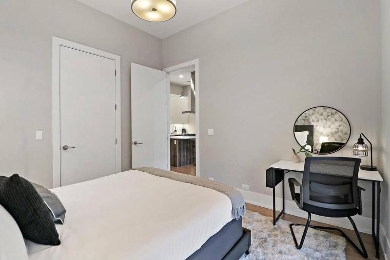 Modern 1BR Chicago Apartment - Crosby 204 - image 11