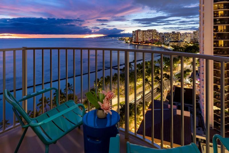 Double Room with Ocean View image 3