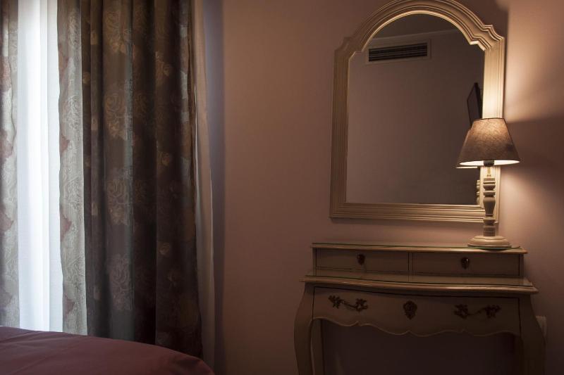 Two-Bedroom Suite image 3