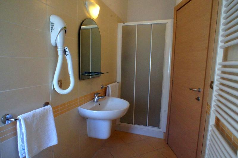 Superior Quadruple Room image 3