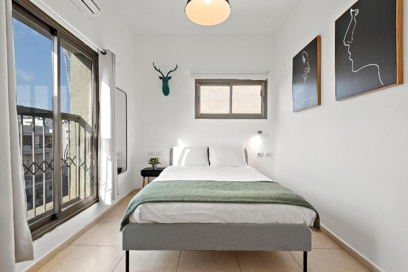 Design Apartments by the Beach in TLV - image 9