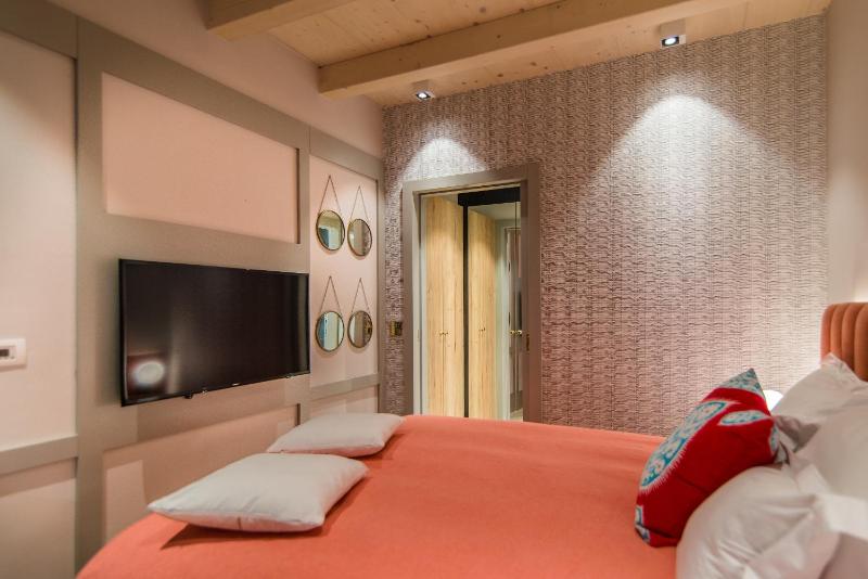 Standard Double Room - Ground Floor image 4