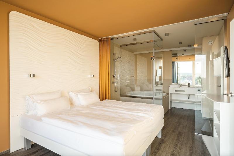Suite seitlicher Meerblick mit Balkon image 1