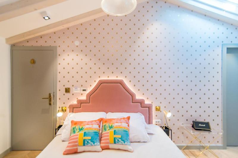 Superior Double Room image 4