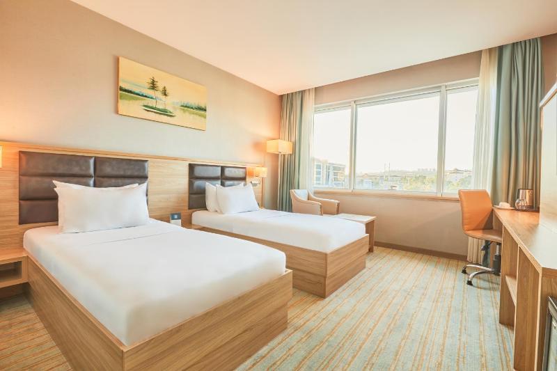 Superior Twin Room image 1