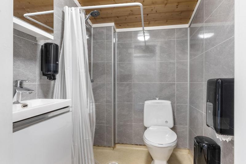 One-Bedroom Cottage image 4