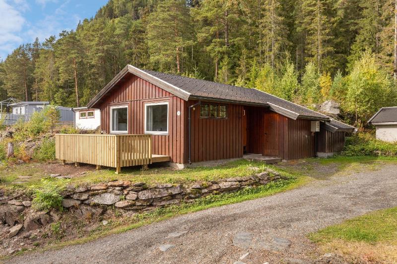 Two-Bedroom Cottage image 3