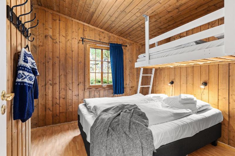 Two-Bedroom Cottage image 4