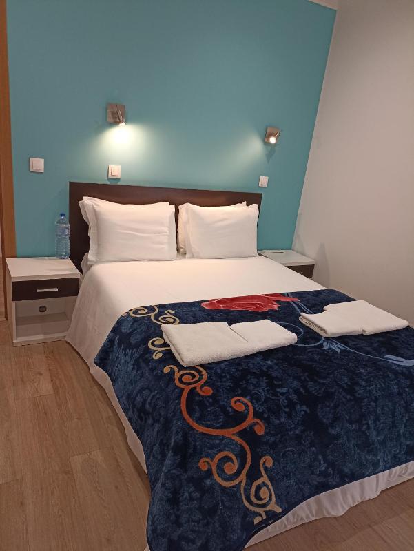Standard Double Room with Shared Bathroom image 4