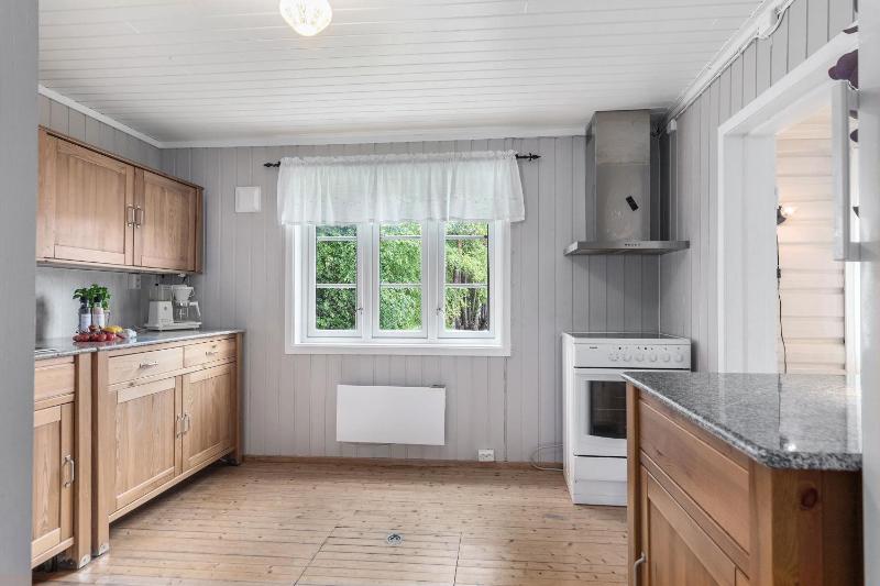 Three-Bedroom Cottage image 4