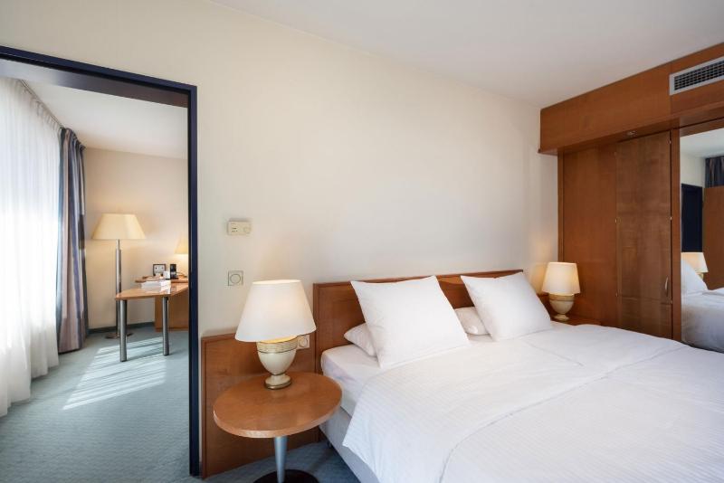 Junior Suite image 3