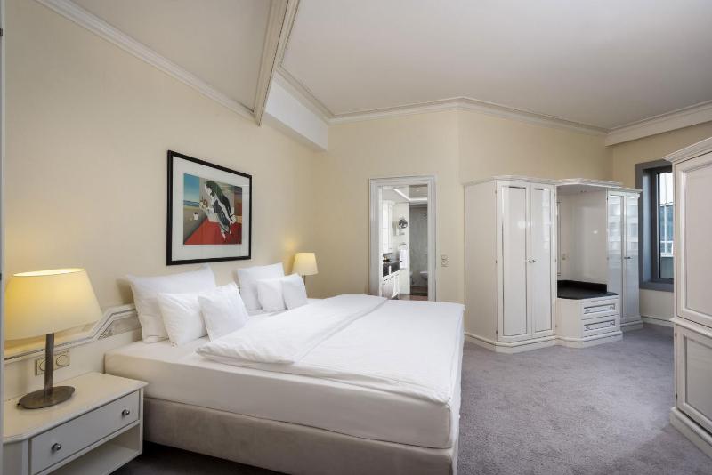 Executive Suite image 1