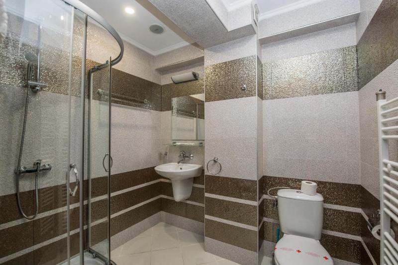 Deluxe Double Room with Balcony image 3