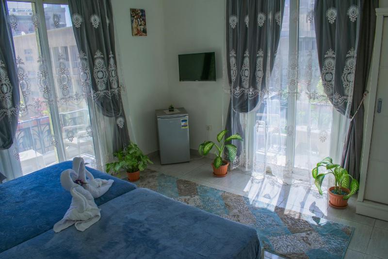 Crown Hotel - image 5