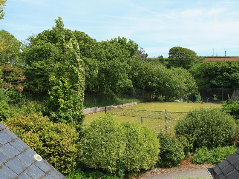 6 Court Cottage Hillfield Village - image 10