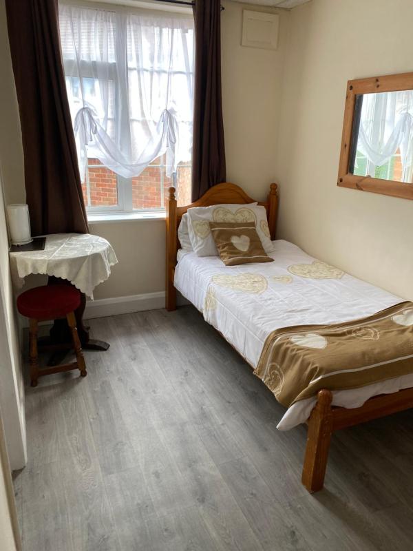 Single Room with Private Bathroom image 1