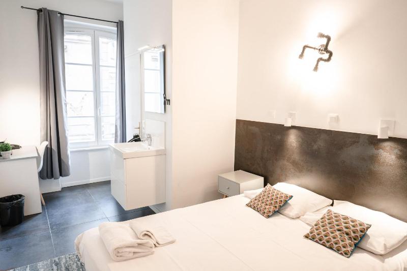Classic Double Room image 1
