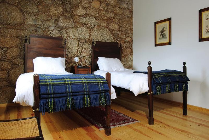Deluxe Double or Twin Room with Garden View image 3