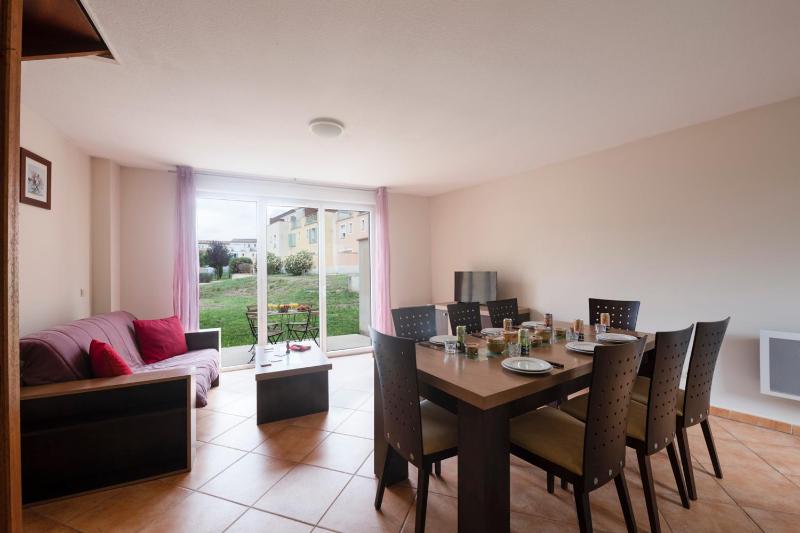 Three-Bedroom Villa image 1