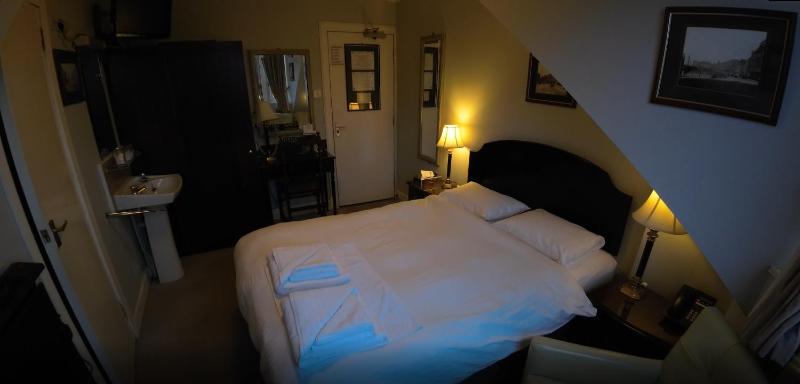Economy Double Room image 1