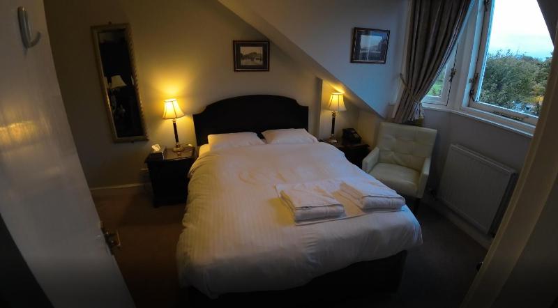 Economy Double Room image 4