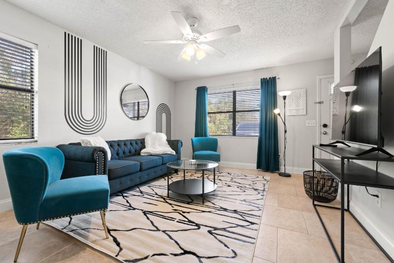 Cheerful Townhouse w/ 2 Ensuite Bedrooms and Yard Images