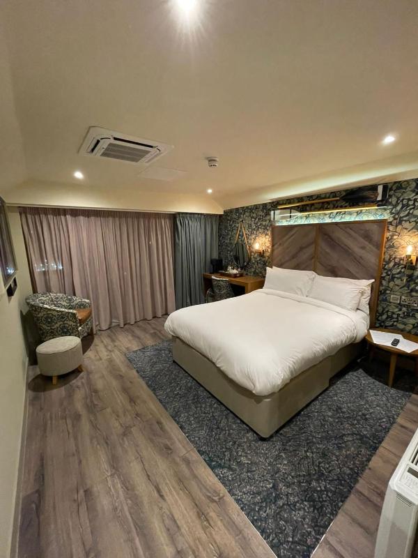  Superior Double Room with River View image 2