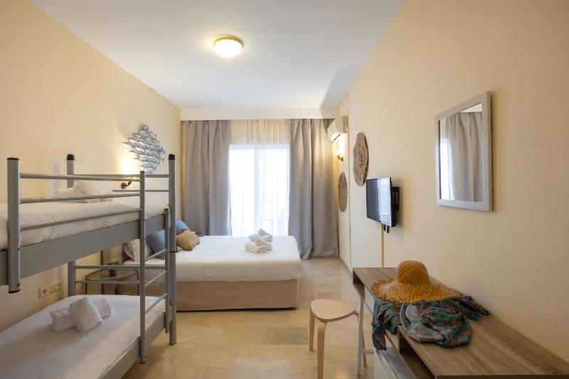 Family Room with Sea View image 1