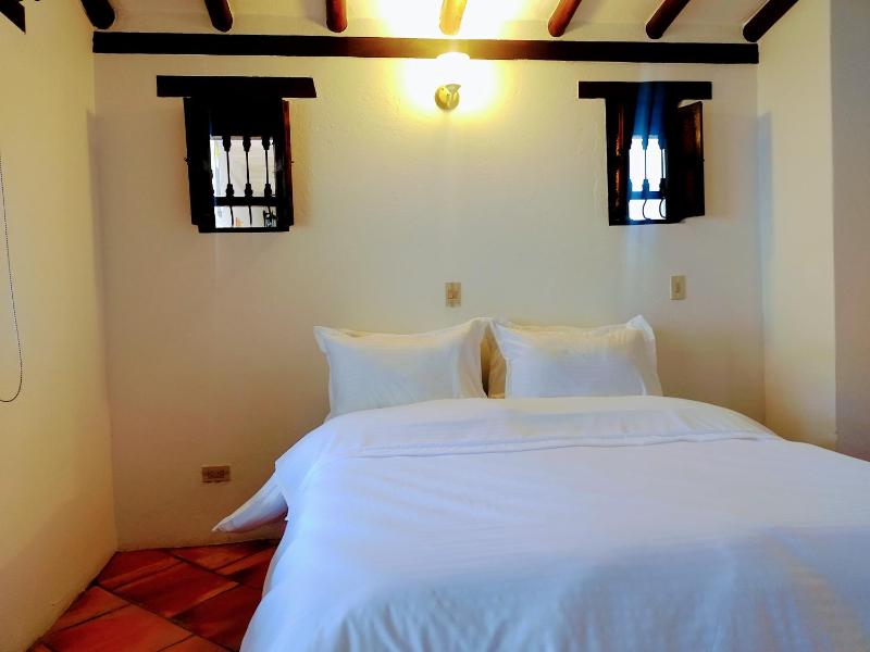 Apartamento Encantador cercano a la Plaza Principal - image 6