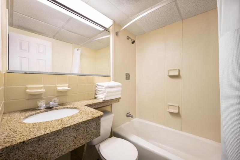 One-Bedroom Suite with Two Double Beds - Non-Smoking image 2