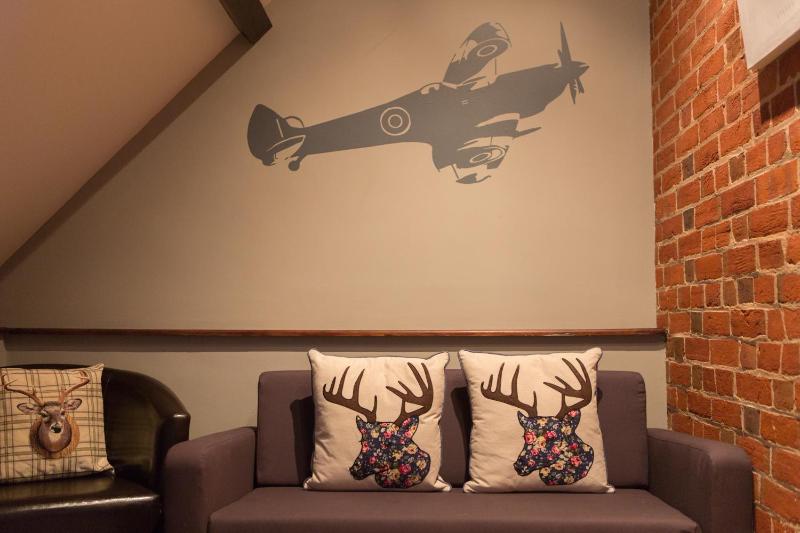 Family Room image 3