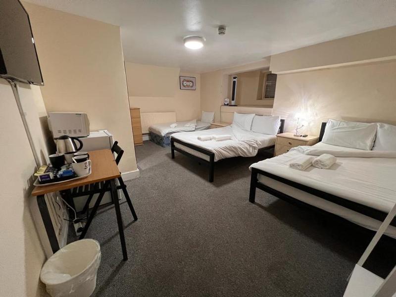 Deluxe Family Suite image 3