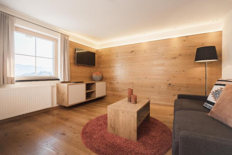 One-Bedroom Apartment image 3